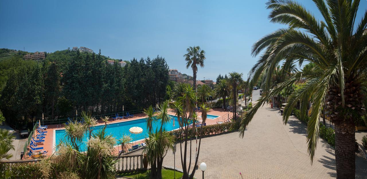Campeggio Pian Dei Boschi Pietra Ligure Exterior photo